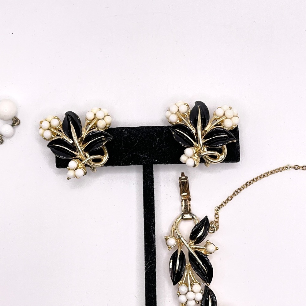 Coro Vintage RARE Black Enamel White Bead Parure Necklace Earrings Bracelet Set - Picture 15 of 16